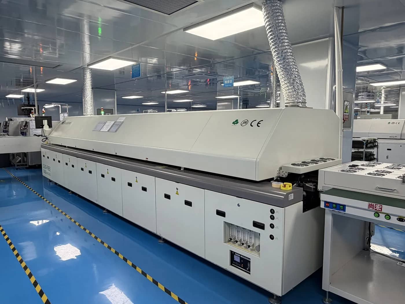 Horno de reflujo con nitrógeno en la fábrica SMT de Shenzhen
